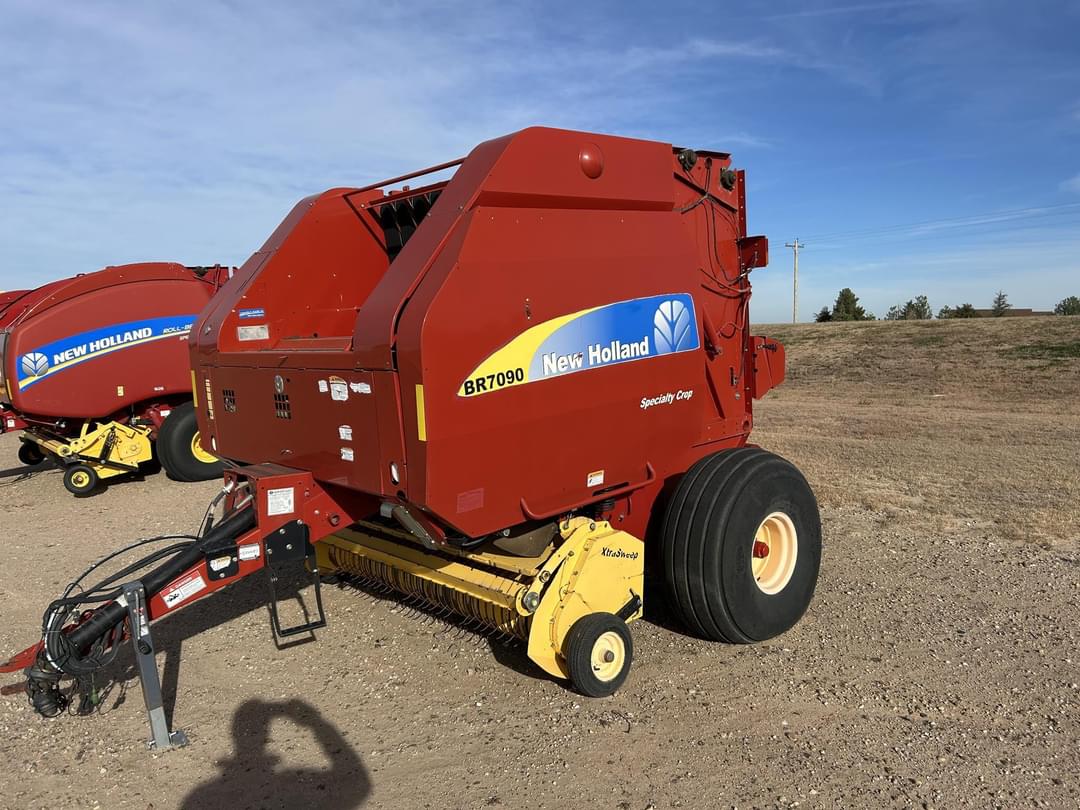 Image of New Holland BR7090 Image 1
