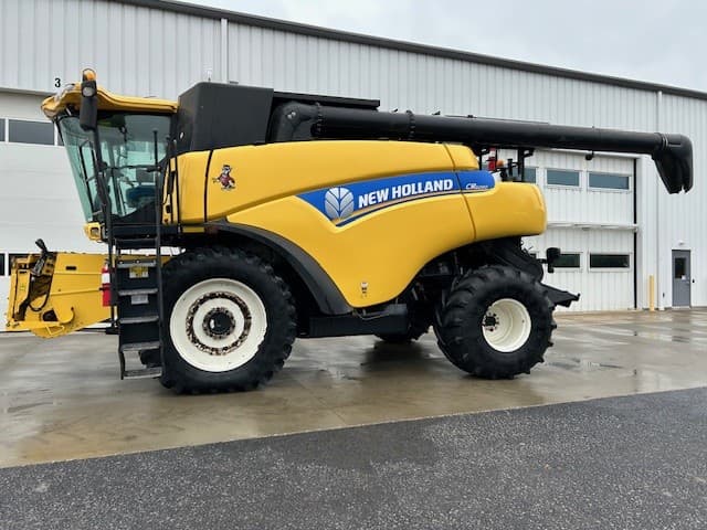 Image of New Holland CR6090 equipment image 4