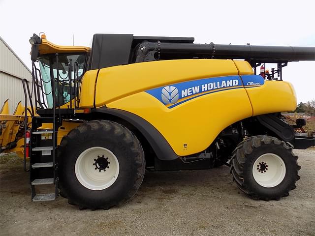 Image of New Holland CR6090 equipment image 1