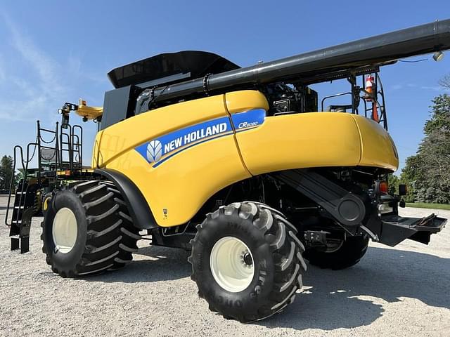Image of New Holland CR8080 equipment image 4