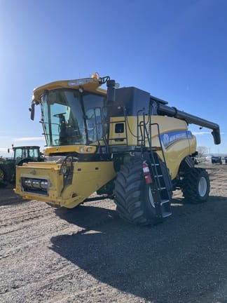 Main image New Holland CR8090