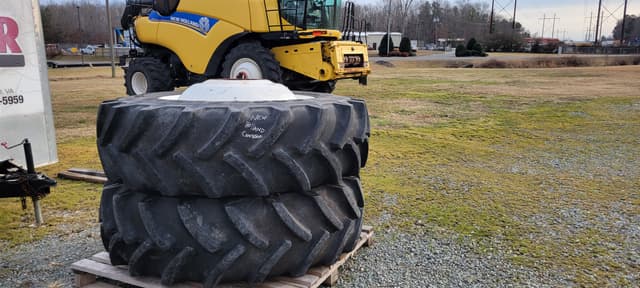 Image of New Holland CR8090 equipment image 2