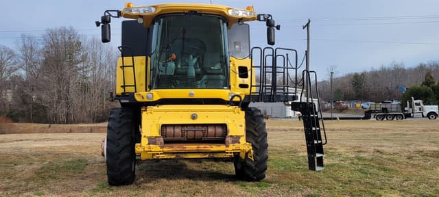 Image of New Holland CR8090 equipment image 3