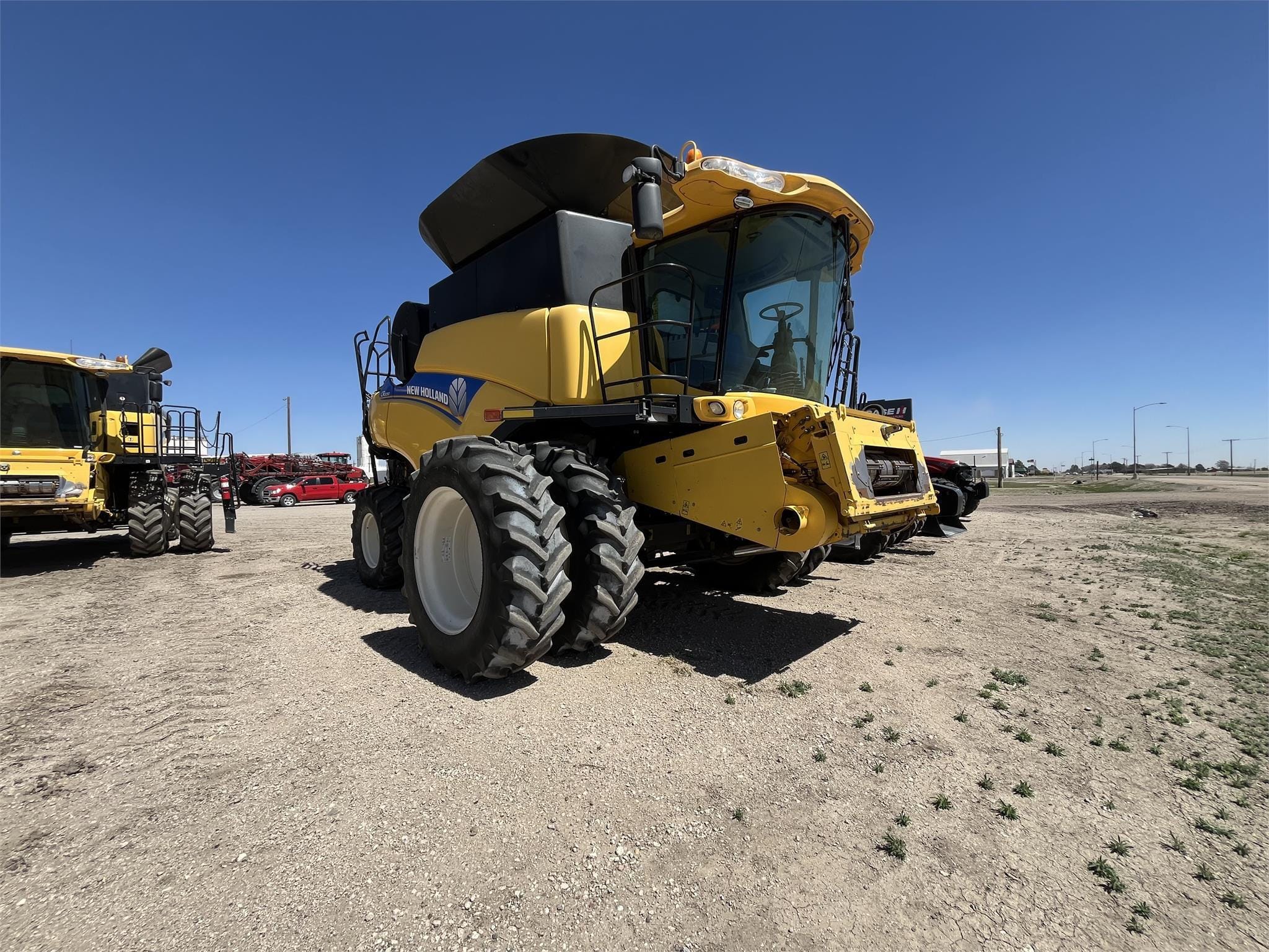 2014 New Holland CR8090 Equipment Image0