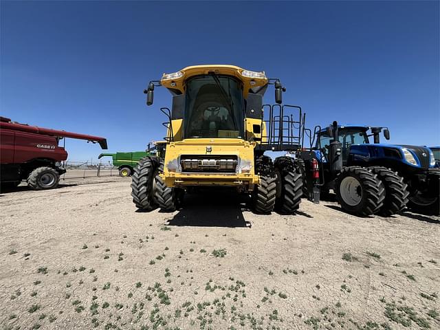 Image of New Holland CR8090 equipment image 1