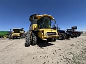 Thumbnail image New Holland CR8090 3