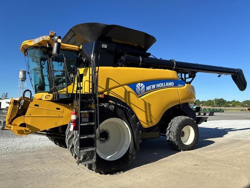 2014 New Holland CR8090 Equipment Image0