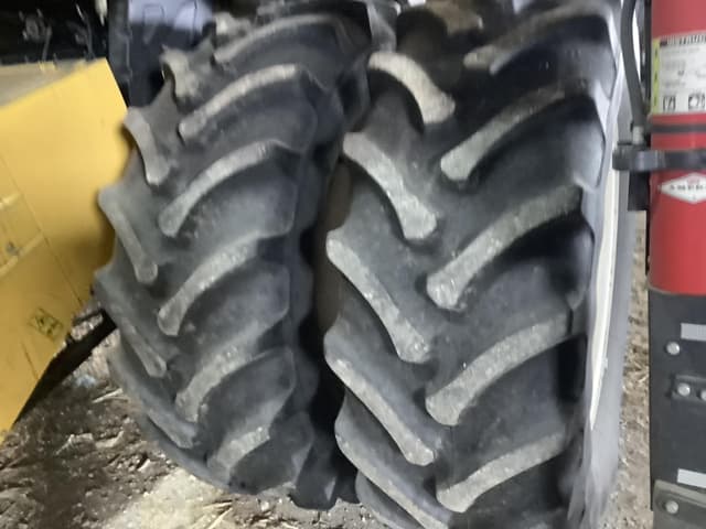 Image of New Holland CR8090 equipment image 3