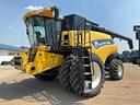 2014 New Holland CR8090 Image