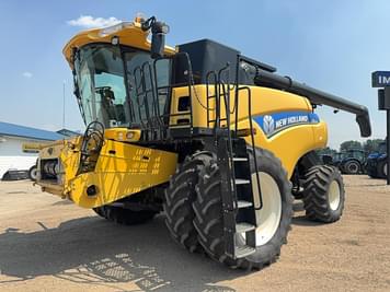 Main image New Holland CR8090