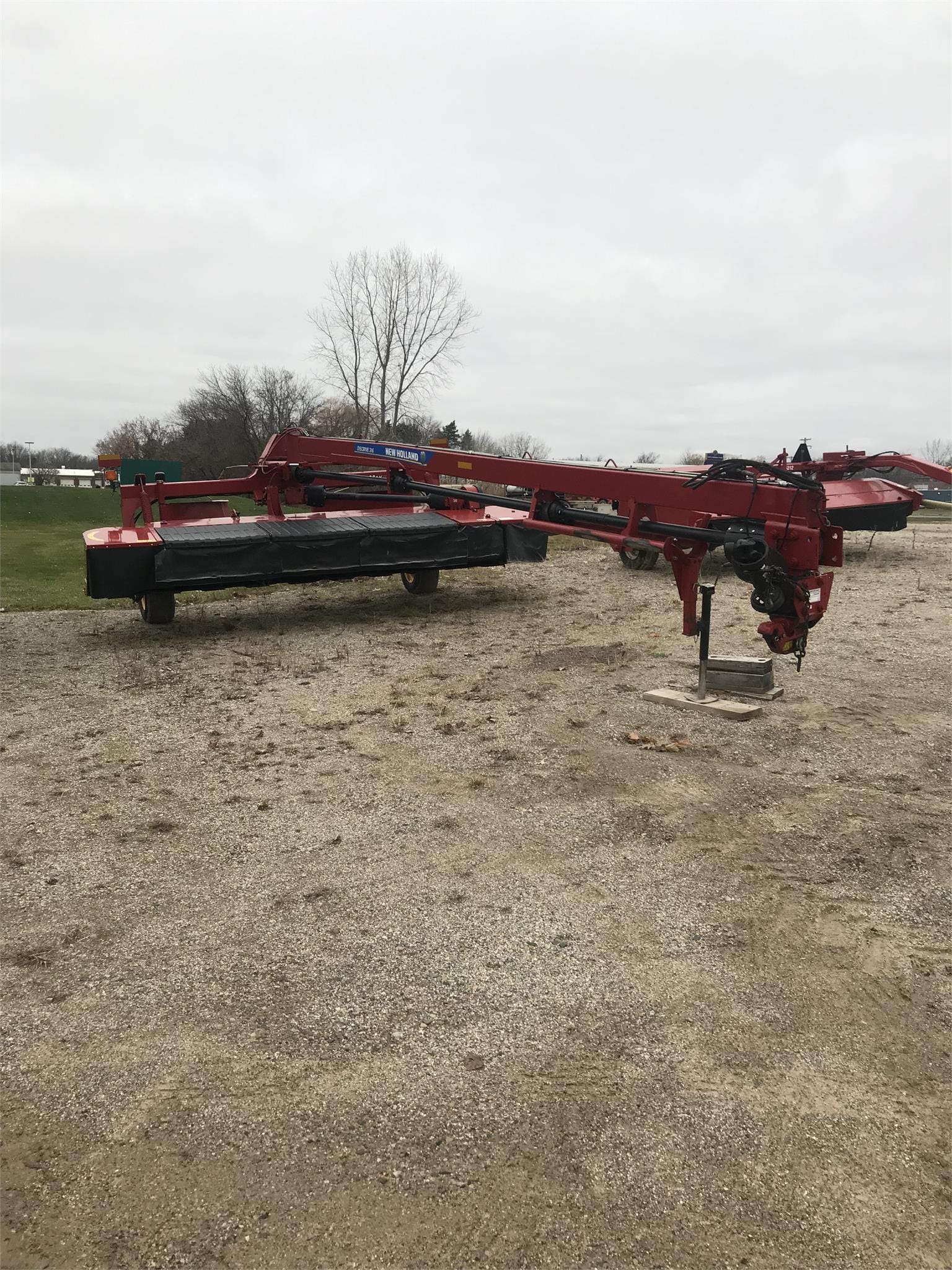 2014 New Holland 316 Equipment Image0