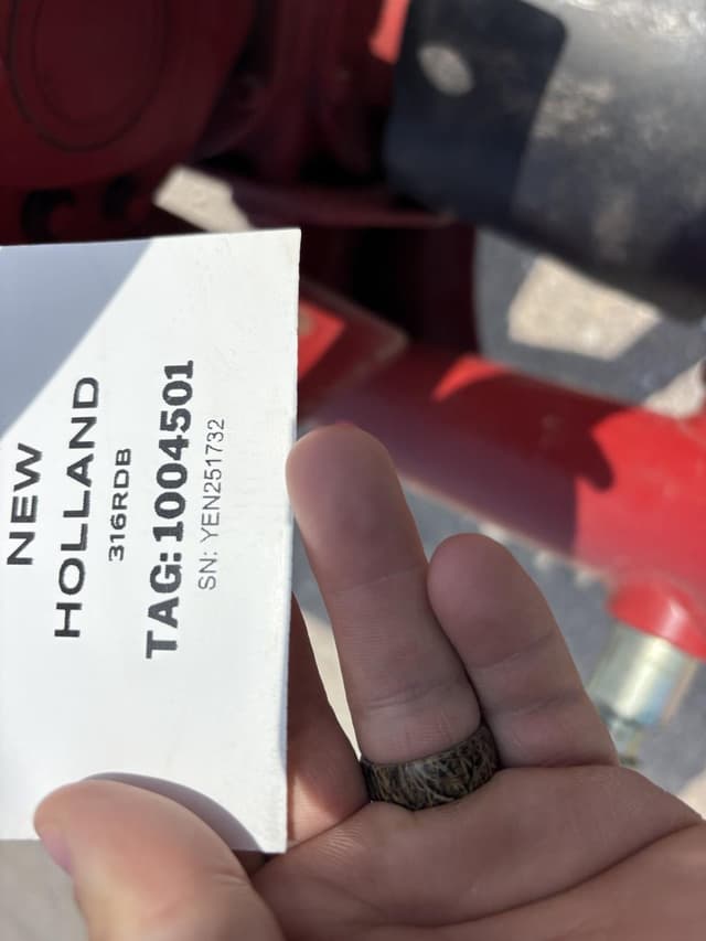 Image of New Holland 316 equipment image 2