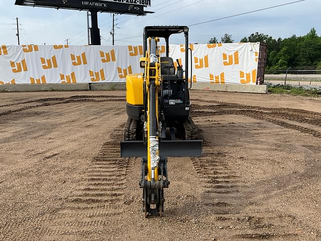 Image of New Holland E26C equipment image 1