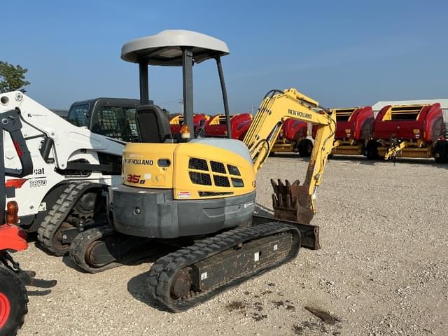 Image of New Holland E35B equipment image 2