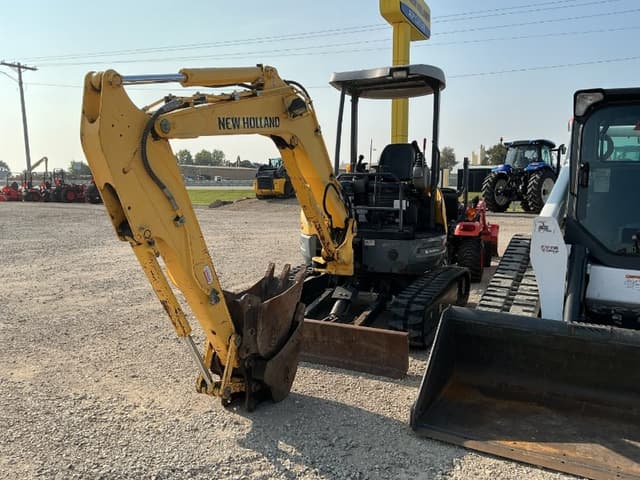 Image of New Holland E35B equipment image 1