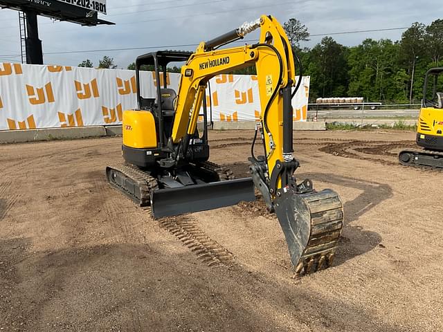 Image of New Holland E37C equipment image 2