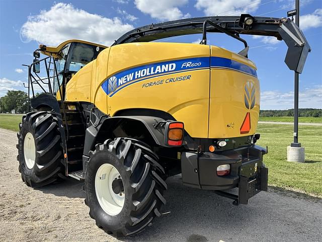 Image of New Holland FR600 equipment image 2