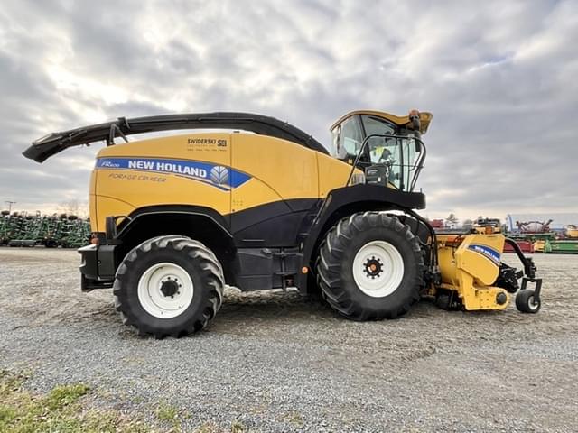 Image of New Holland FR600 equipment image 1