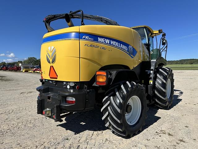 Image of New Holland FR850 equipment image 3