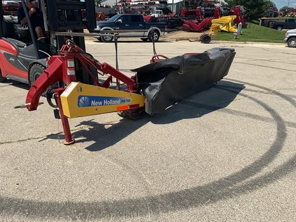 Image of New Holland H6750 equipment image 3