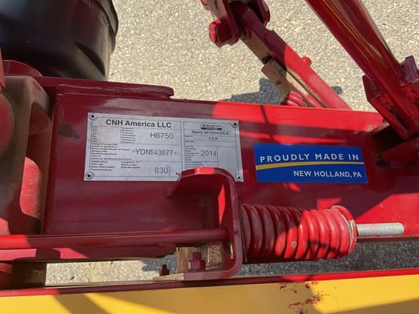 Image of New Holland H6750 equipment image 2