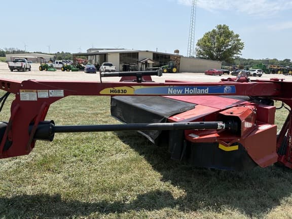 Image of New Holland H6830 equipment image 1