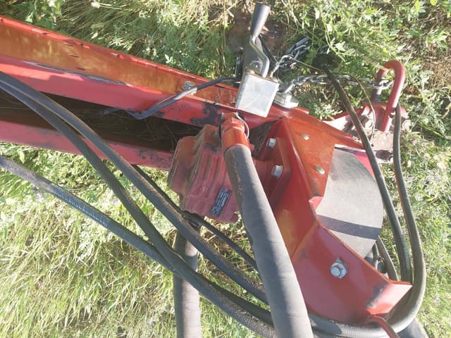 Image of New Holland H7150 equipment image 4