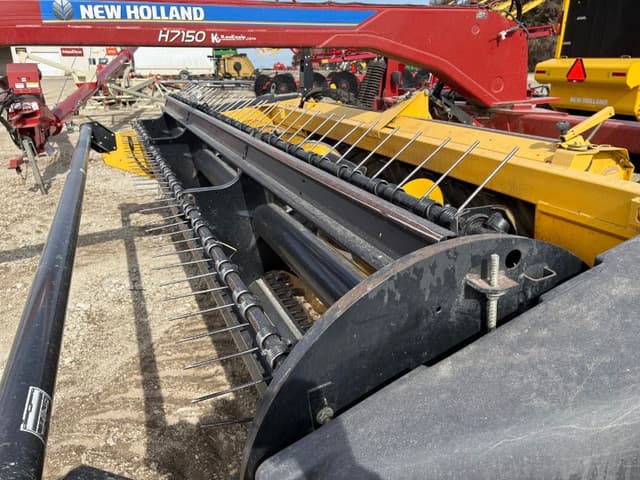 Image of New Holland H7150 equipment image 4