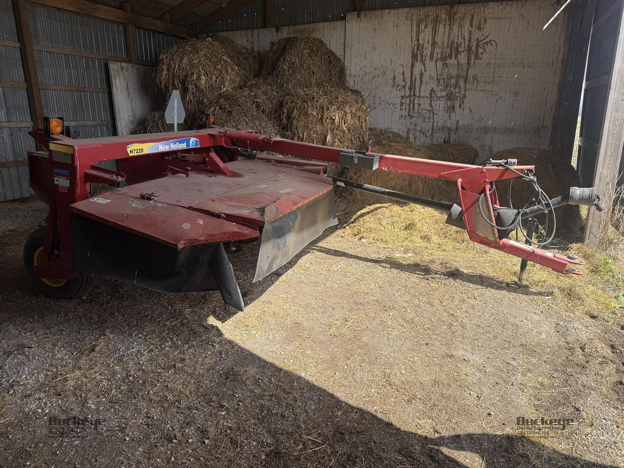 2014 New Holland H7220 Equipment Image0