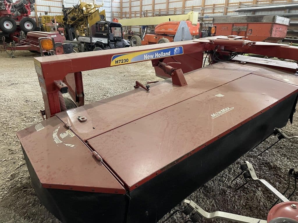 Image of New Holland H7230 Image 0