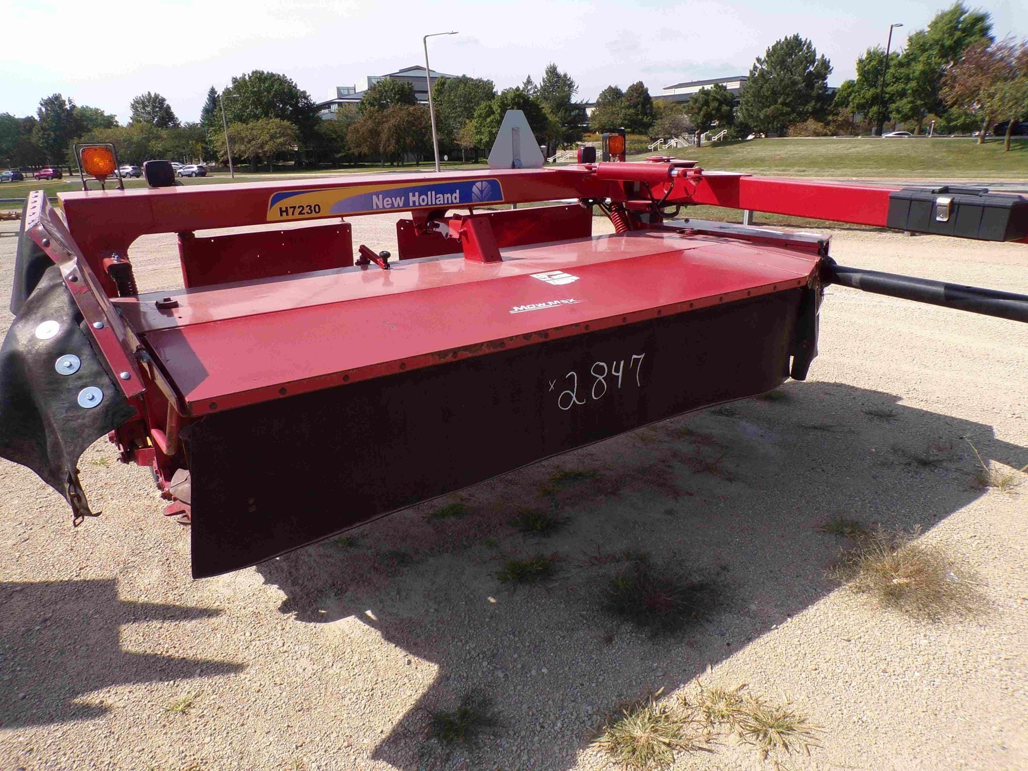 2014 New Holland H7230 Equipment Image0