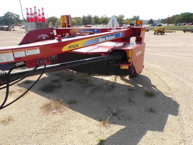 Image of New Holland H7230 equipment image 3
