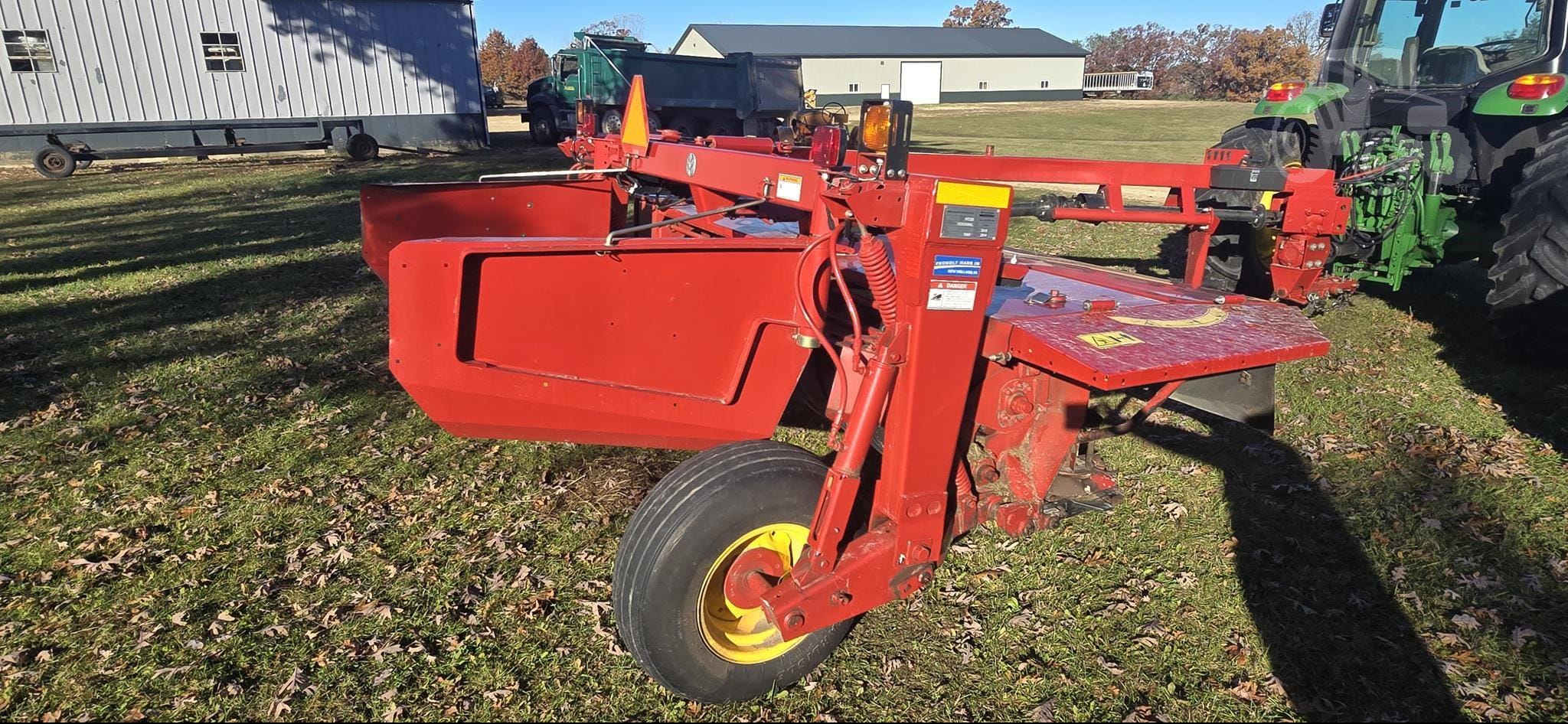 2014 New Holland H7230 Equipment Image0