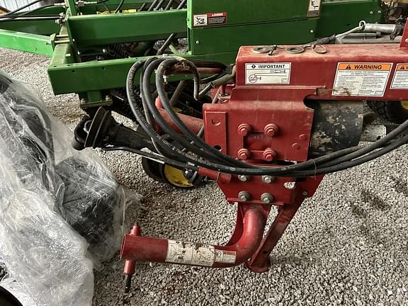 Image of New Holland H7230 equipment image 1