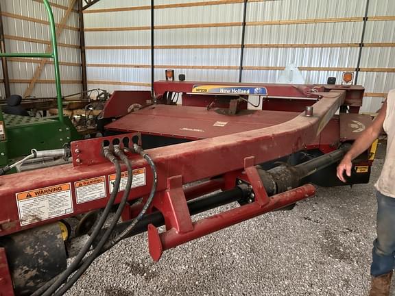 Image of New Holland H7230 Primary image