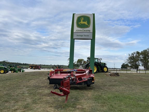 2014 New Holland H7230 Equipment Image0