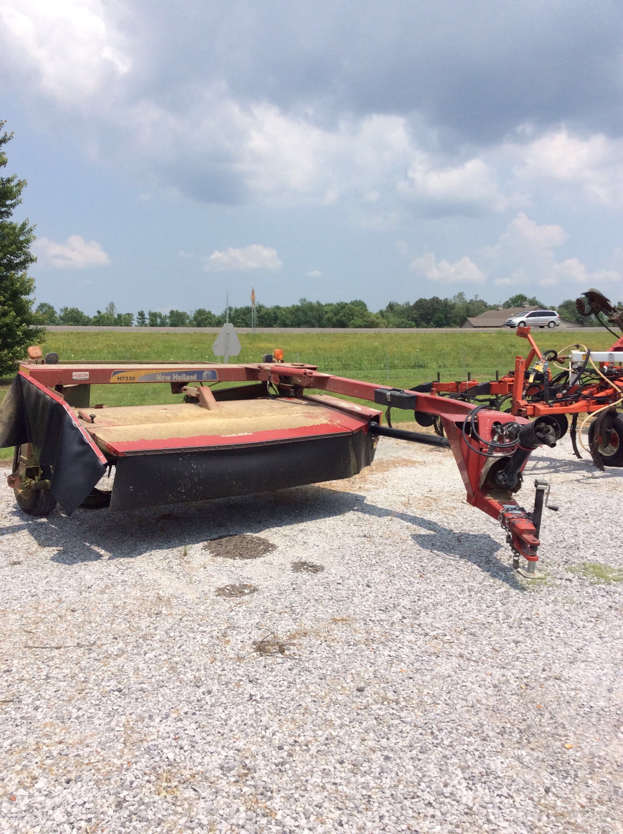 Main image New Holland H7330