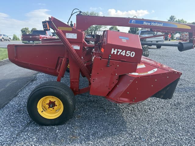 Image of New Holland H7450 equipment image 2