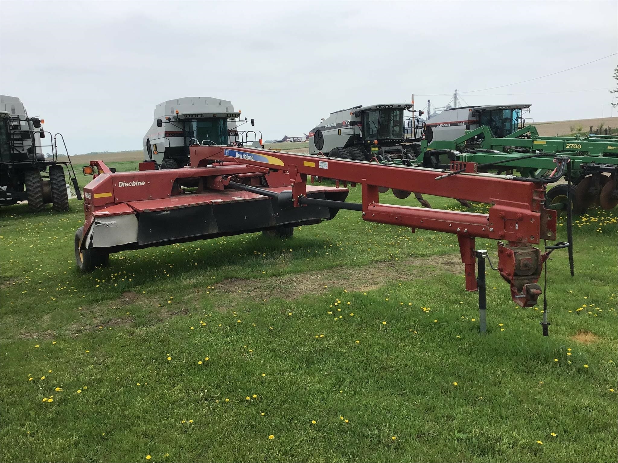 2014 New Holland H7450 Equipment Image0