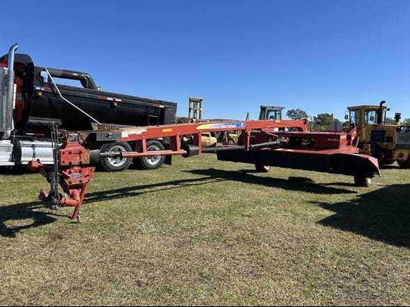 2014 New Holland H7460 Equipment Image0