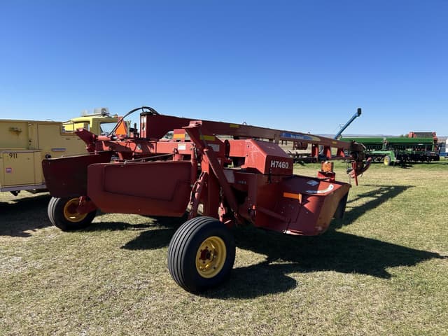 Image of New Holland H7460 equipment image 3