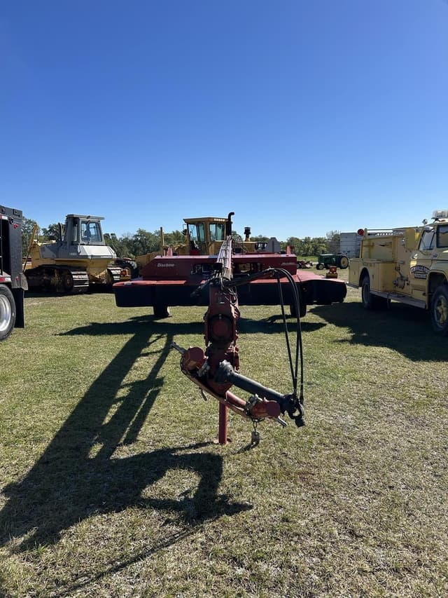 Image of New Holland H7460 equipment image 4