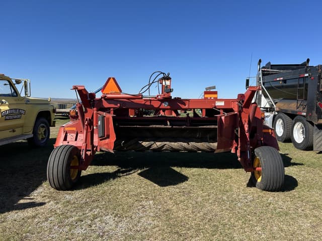 Image of New Holland H7460 equipment image 2