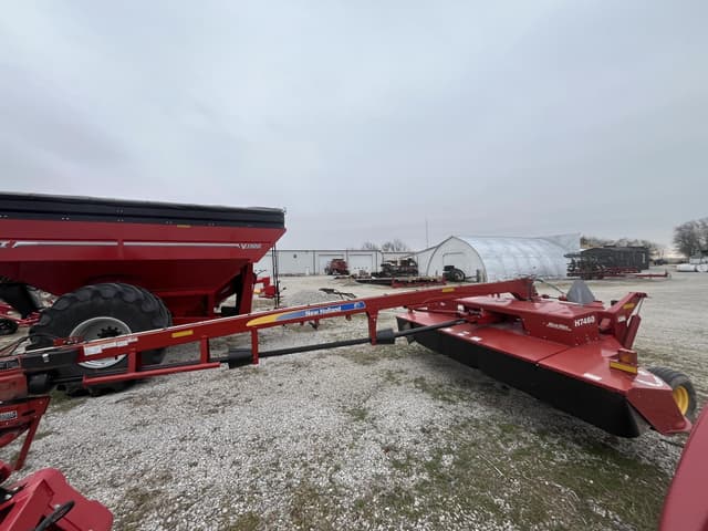 Image of New Holland H7460 equipment image 4