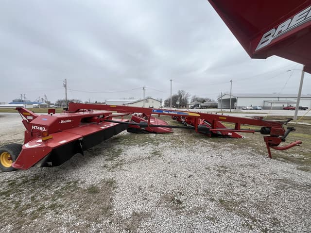 Image of New Holland H7460 equipment image 1