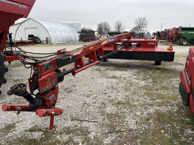 Image of New Holland H7460 equipment image 3