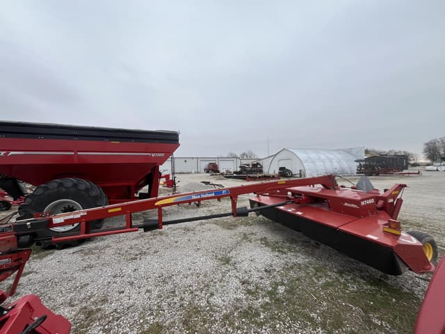 Image of New Holland H7460 equipment image 4