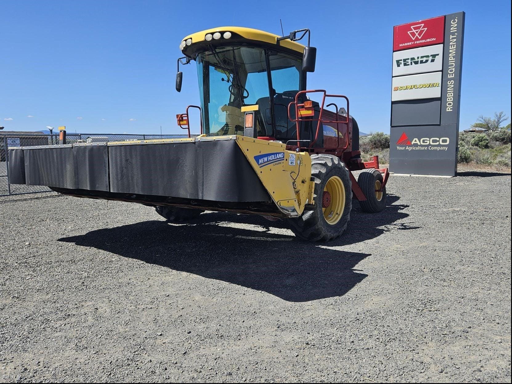 2014 New Holland H8080 Equipment Image0