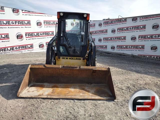Image of New Holland L216 equipment image 1