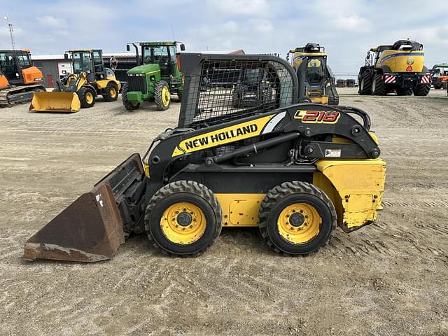 Image of New Holland L218 equipment image 1